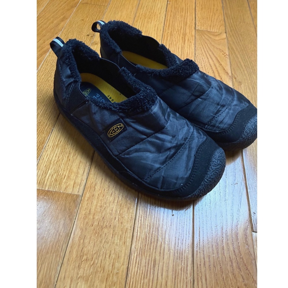 KEEN Kids Howser II Black Quilted Fleece Lined Slip On Slipper Shoes Size 2 US
